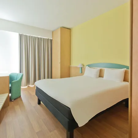 Szálloda Ibis Firenze Prato Est