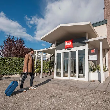 Ibis Firenze Prato Est 3*