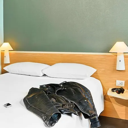 Hotel Ibis Firenze Prato Est 3*