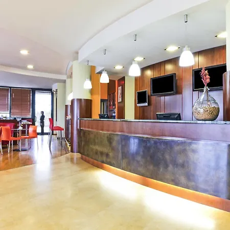 Ibis Firenze Prato Est Hotel 3*